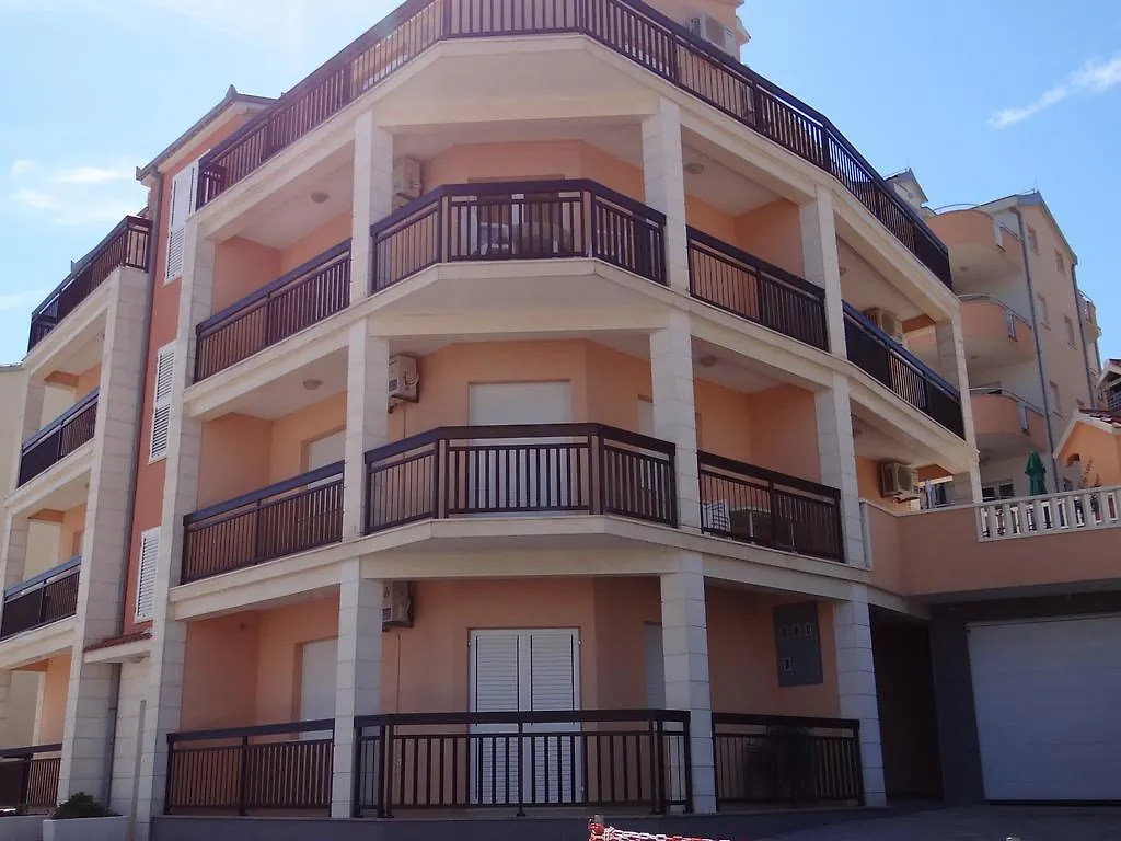 Vila Lola Apartmani Trogir Apartment