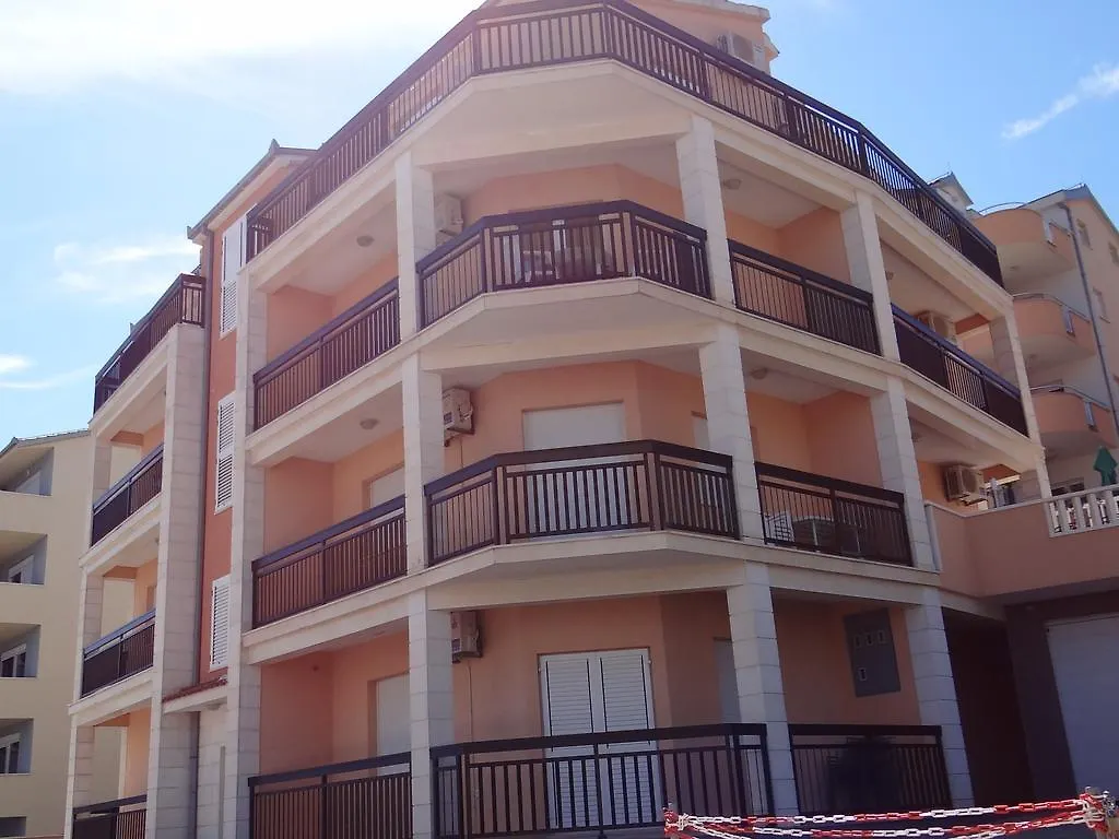 Apartment Vila Lola Apartmani Trogir Croatia