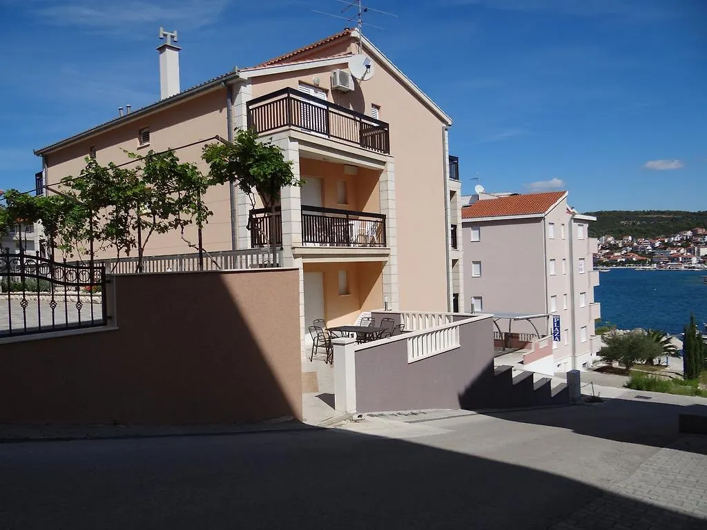 Vila Lola Apartmani Trogir 0*,
